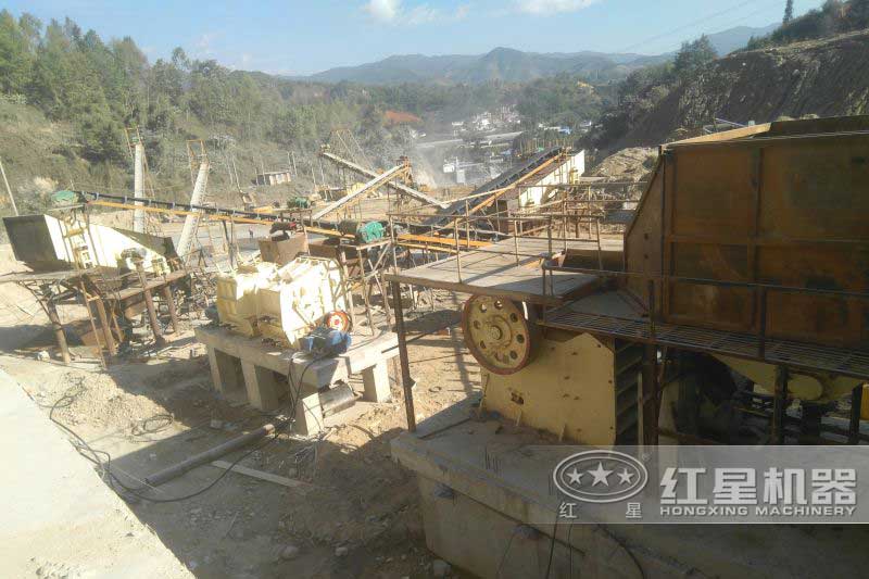 大型顎破和反擊破搭檔作業(yè)現(xiàn)場 大型顎破和反擊破搭檔作業(yè)現(xiàn)場