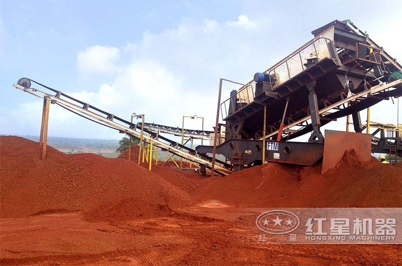 移動式廢舊紅磚粉碎機現(xiàn)場