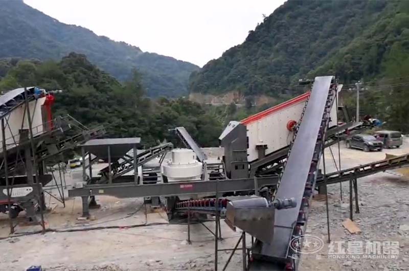 移動式制砂機(jī)現(xiàn)場 移動式制砂機(jī)現(xiàn)場